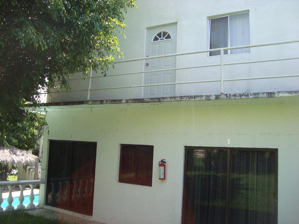 Hotel Teques Inn Tequesquitengo Exteriér fotografie